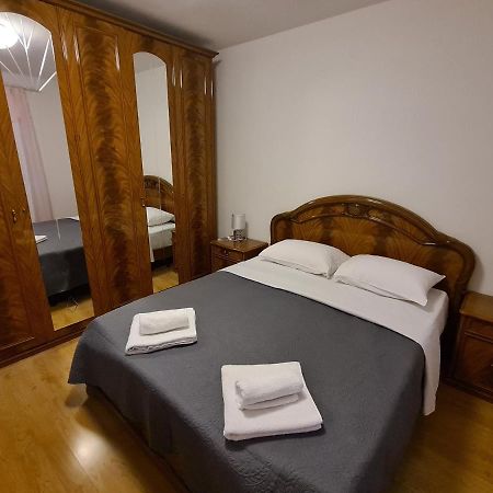 Apartamento Helena Pula Exterior foto