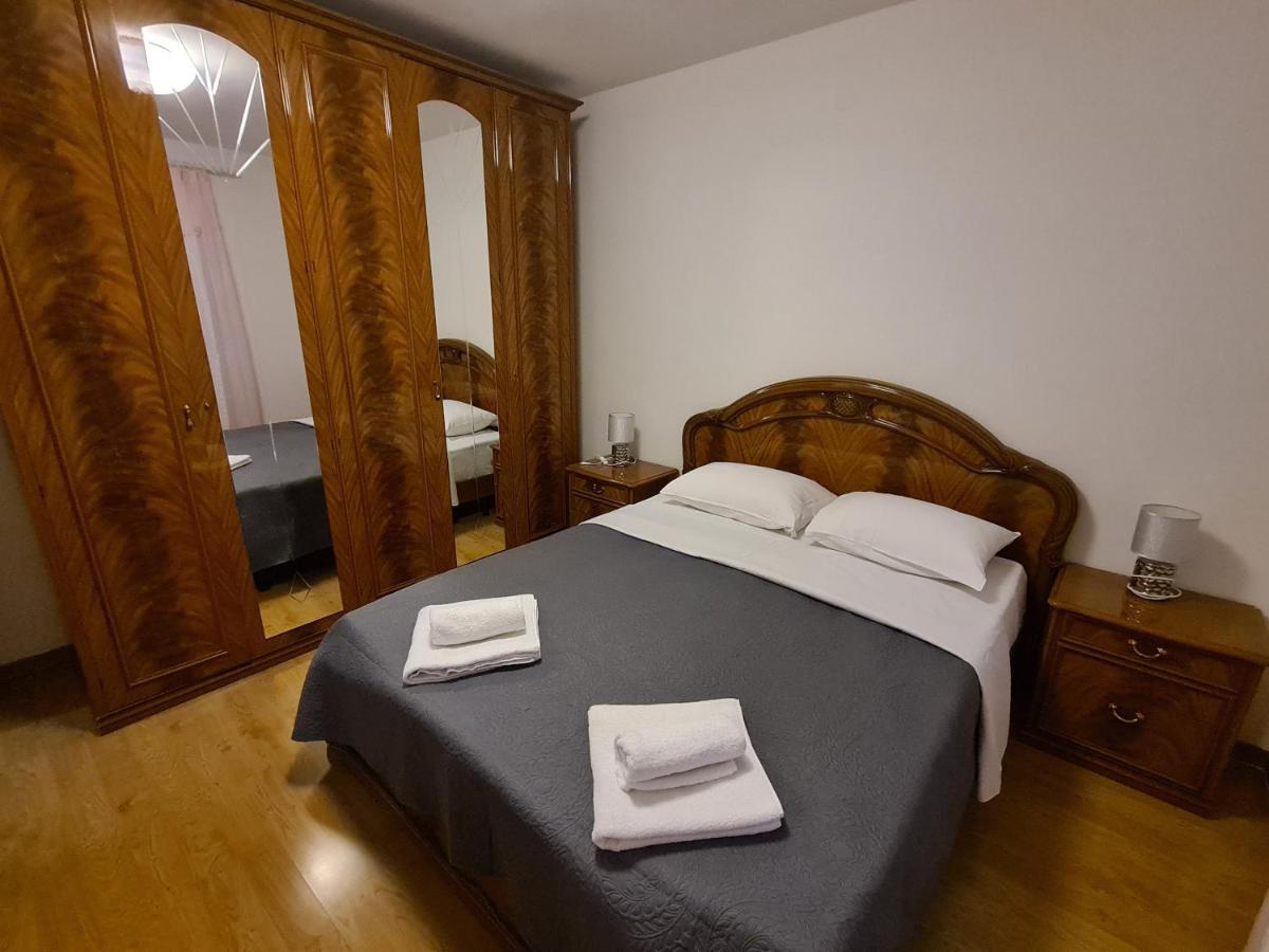 Apartamento Helena Pula Exterior foto