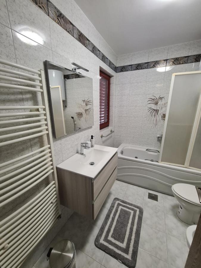 Apartamento Helena Pula Exterior foto